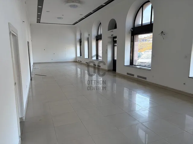 Eladó kereskedelmi és ipari ingatlan Budapest VI. kerület 331 nm