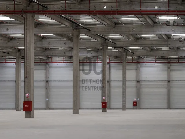 Kiadó kereskedelmi és ipari ingatlan Budapest XXII. kerület, Budatétény 3830 nm