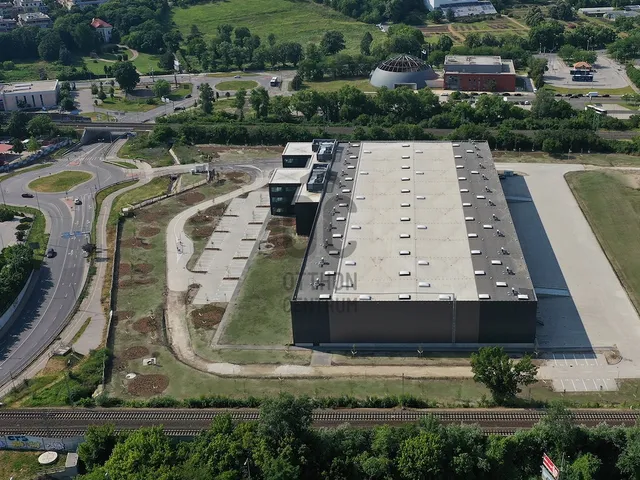 Kiadó kereskedelmi és ipari ingatlan Budapest XXII. kerület, Budatétény 3830 nm