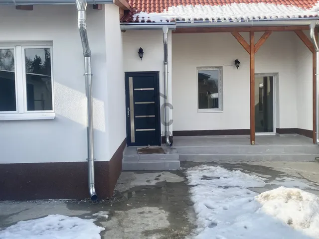 Eladó lakás Pécel 70 nm