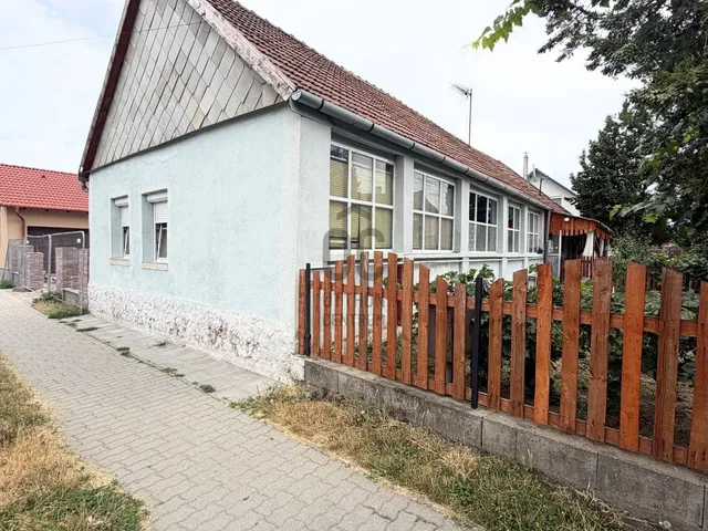 Eladó lakás Üllő 98 nm