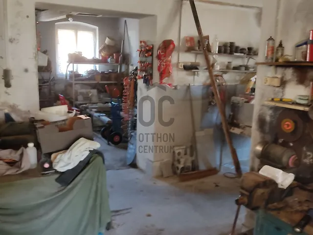 Eladó kereskedelmi és ipari ingatlan Ajka, Ajkarendek 120 nm