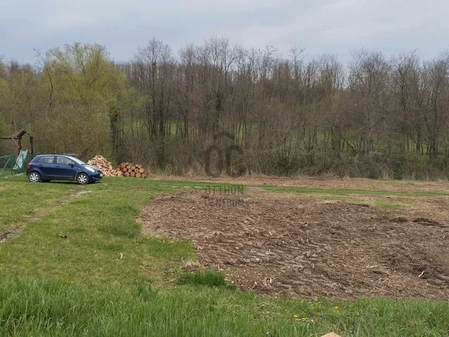 Eladó telek Ajka, Padragkút 1382 nm
