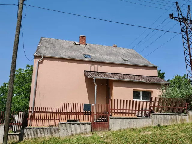 Eladó ház Ajka, Kórházdomb 130 nm