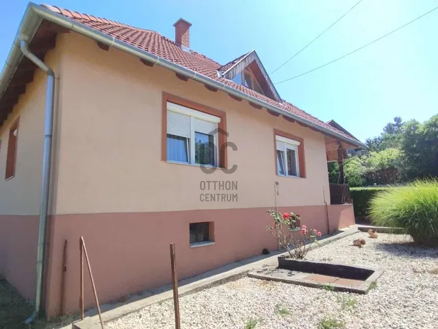 Eladó ház Ajka, Bódé 140 nm
