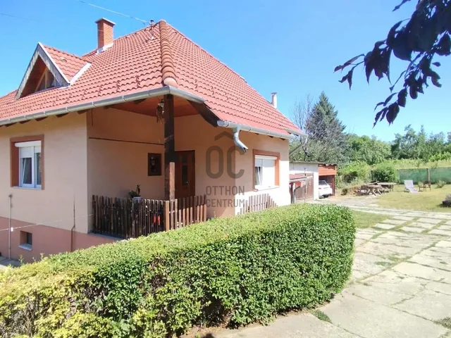 Eladó ház Ajka, Bódé 140 nm