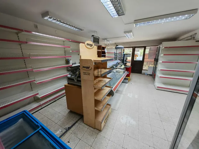 Kiadó kereskedelmi és ipari ingatlan Devecser 103 nm