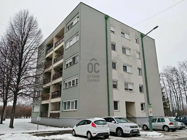 Eladó lakás Ajka 66 nm