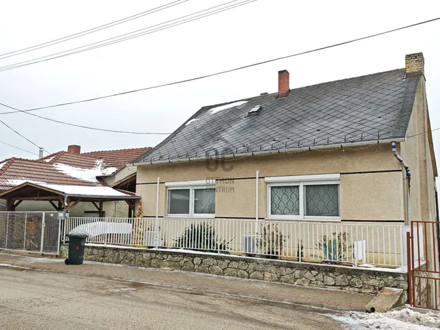 Eladó ház Ajka 130 nm