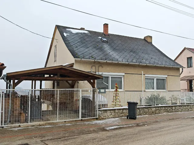 Eladó ház Ajka 130 nm