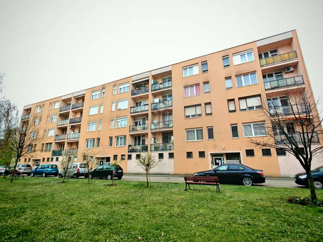 Eladó lakás Ajka 55 nm