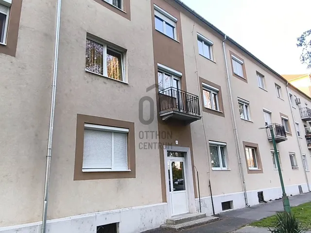 Eladó lakás Ajka 33 nm