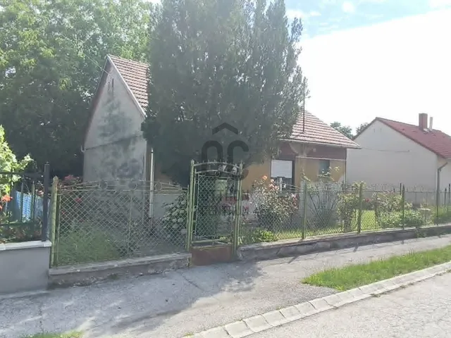 Eladó ház Ajka 65 nm