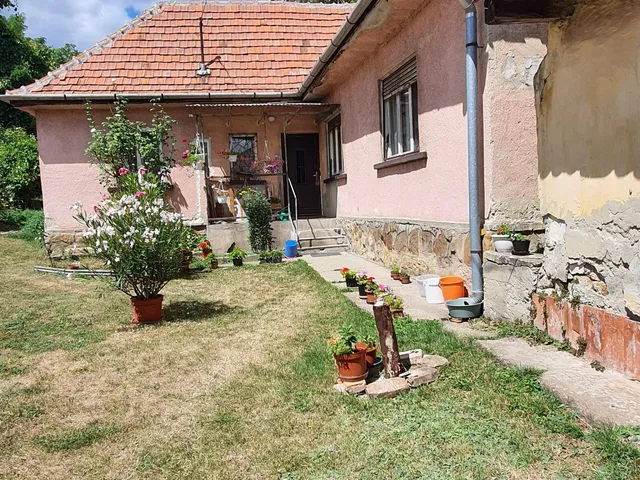 Eladó ház Budakeszi, Szilvamag, Fő utca 100 nm