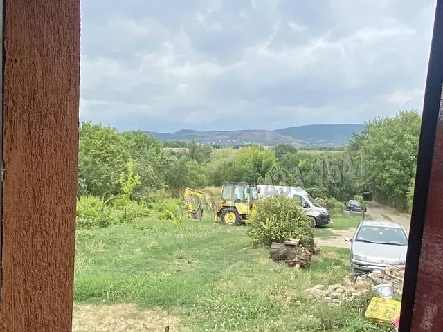 Eladó nyaraló Törökbálint 120 nm