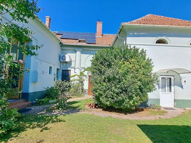 Eladó lakás Veszprém, Egyetemváros, Dózsa György utca 79 nm