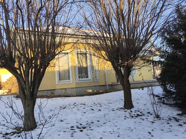 Eladó ház Tök 287 nm