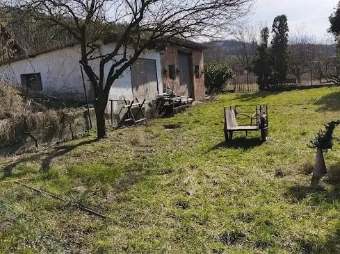 Eladó ház Úny, Fenyves utca 80 nm