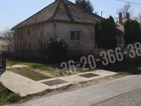 Eladó ház Úny, Fenyves utca 80 nm