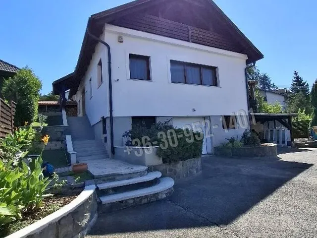 Eladó ház Esztergom, Kertváros 244 nm