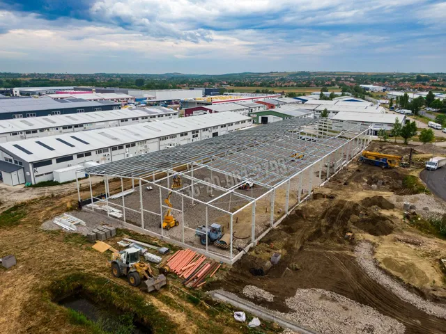Eladó kereskedelmi és ipari ingatlan Nagytarcsa 805 nm