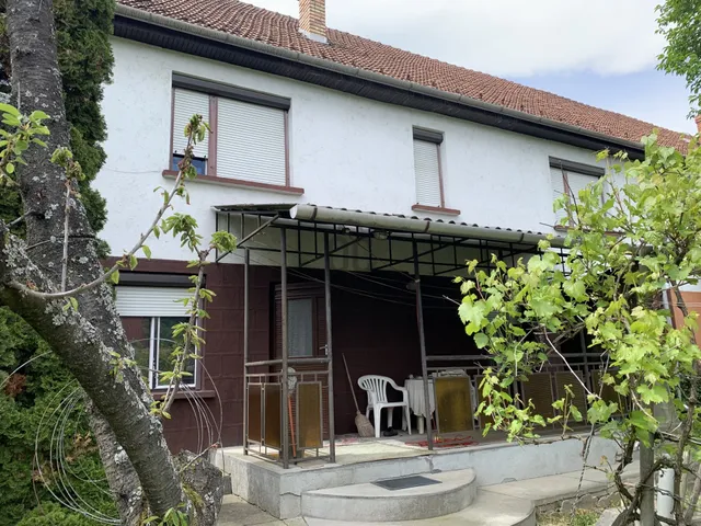 Eladó ház Kazincbarcika, Kertváros 198 nm