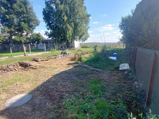 Eladó telek Majosháza 345 nm