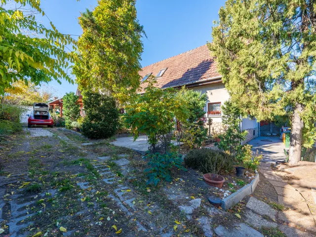 Eladó ház Budapest XXI. kerület, Királyerdő 220 nm