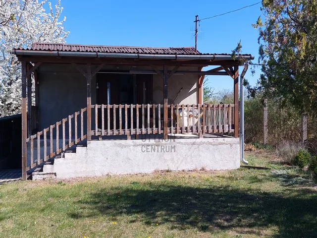 Eladó üdülő és hétvégi ház Szigetújfalu 30 nm