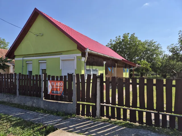 Eladó ház Tiszacsege 71 nm