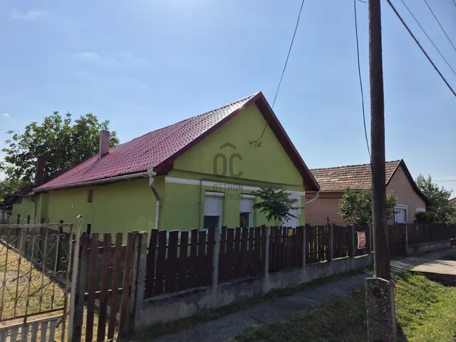 Eladó ház Tiszacsege 71 nm