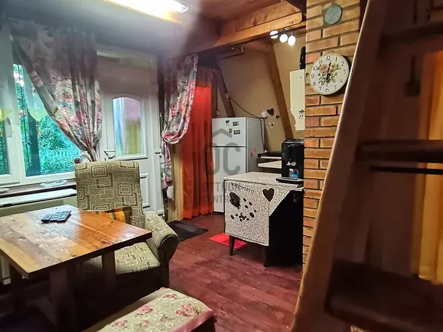Eladó ház Tiszacsege 300 nm