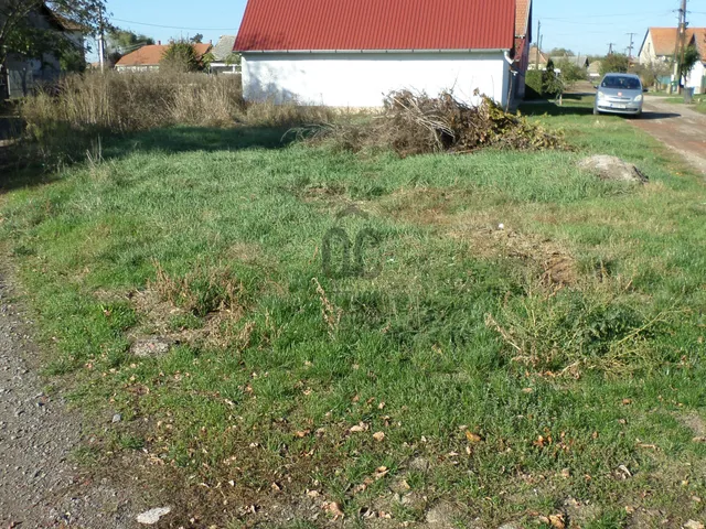 Eladó telek Egyek 312 nm