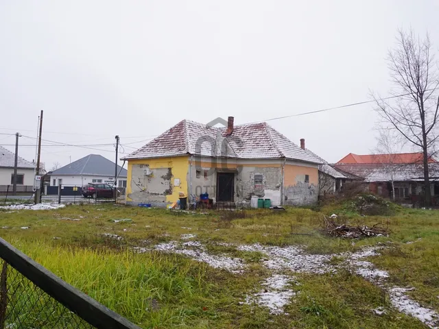 Eladó kereskedelmi és ipari ingatlan Poroszló 90 nm