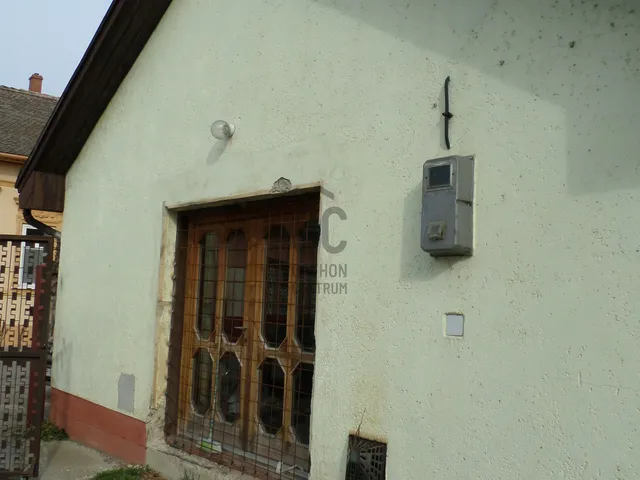 Eladó kereskedelmi és ipari ingatlan Kunmadaras