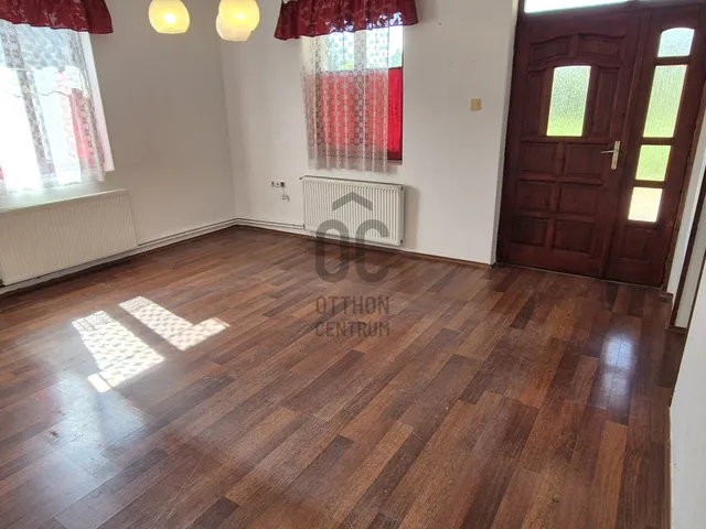 Eladó ház Tiszacsege 114 nm