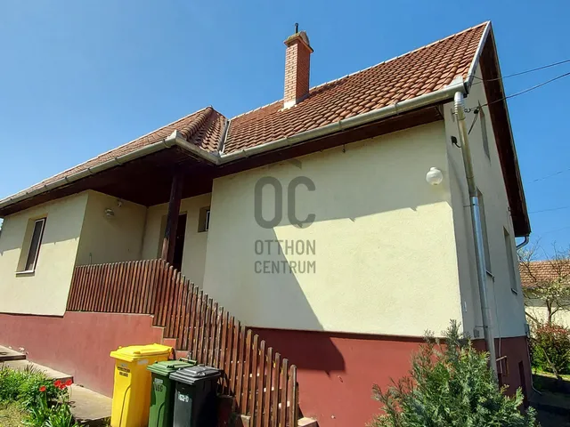 Eladó ház Tiszacsege 114 nm