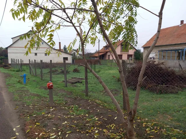 Eladó telek Egyek 498 nm