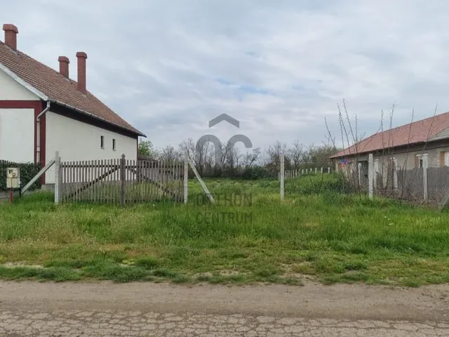 Eladó telek Tiszaszőlős 875 nm
