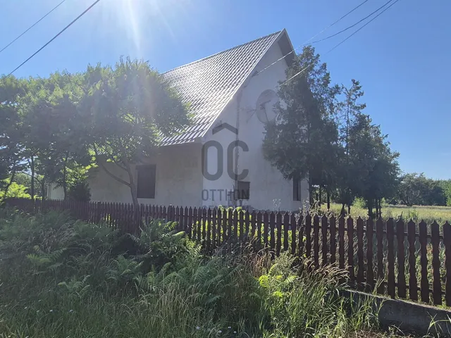 Eladó ház Tiszacsege 74 nm