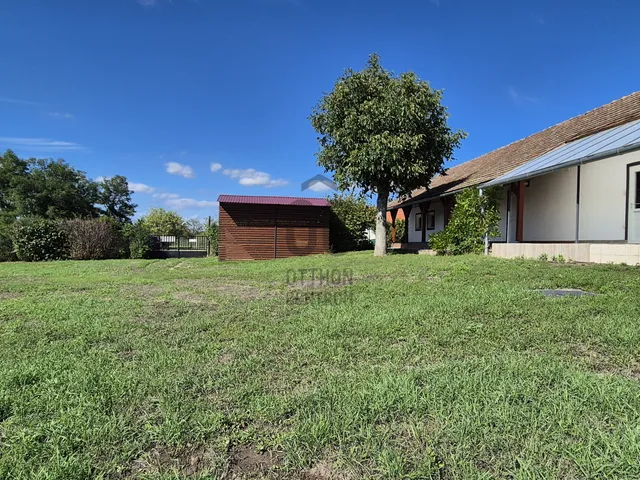 Eladó ház Tiszaszőlős 118 nm