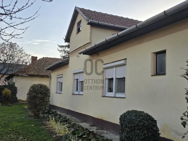 Eladó ház Tiszacsege 1121 nm