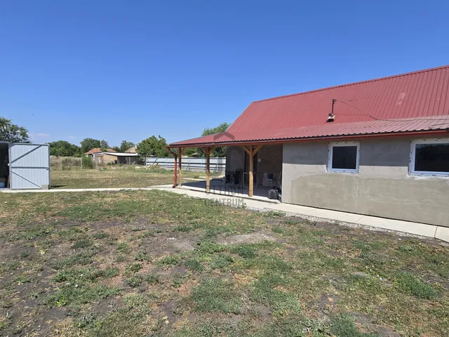 Eladó ház Poroszló 731 nm
