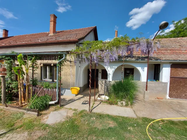 Eladó ház Abádszalók 148 nm