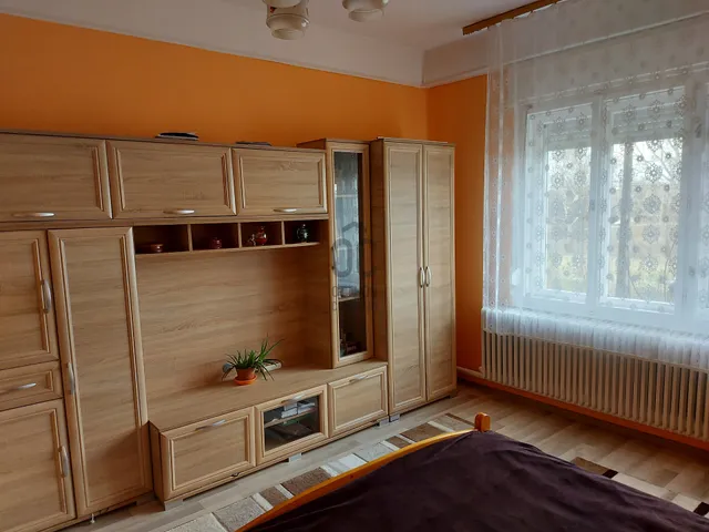 Eladó ház Abádszalók 148 nm