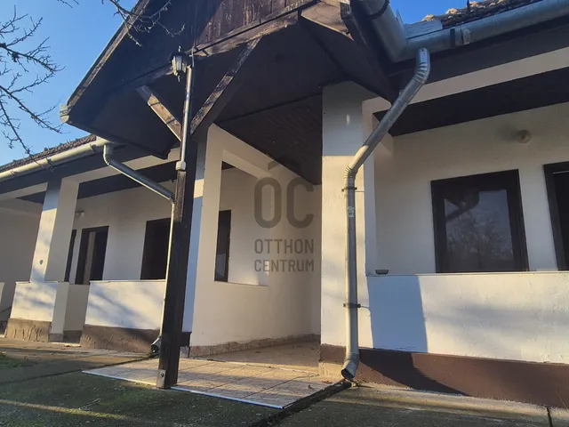 Eladó ház Poroszló 200 nm