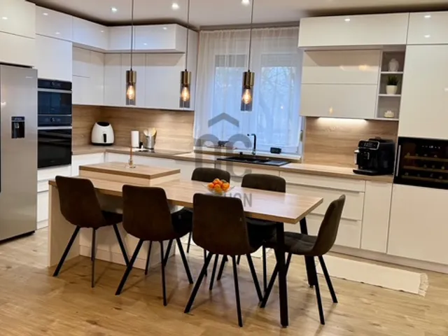 Eladó ház Poroszló 175 nm