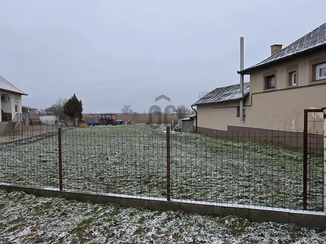 Eladó telek Tiszafüred 1426 nm