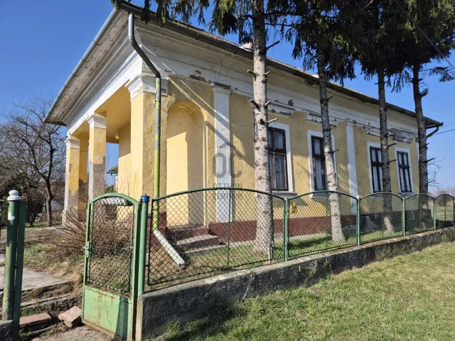 Eladó ház Poroszló 210 nm