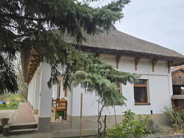 Eladó ház Négyes 147 nm